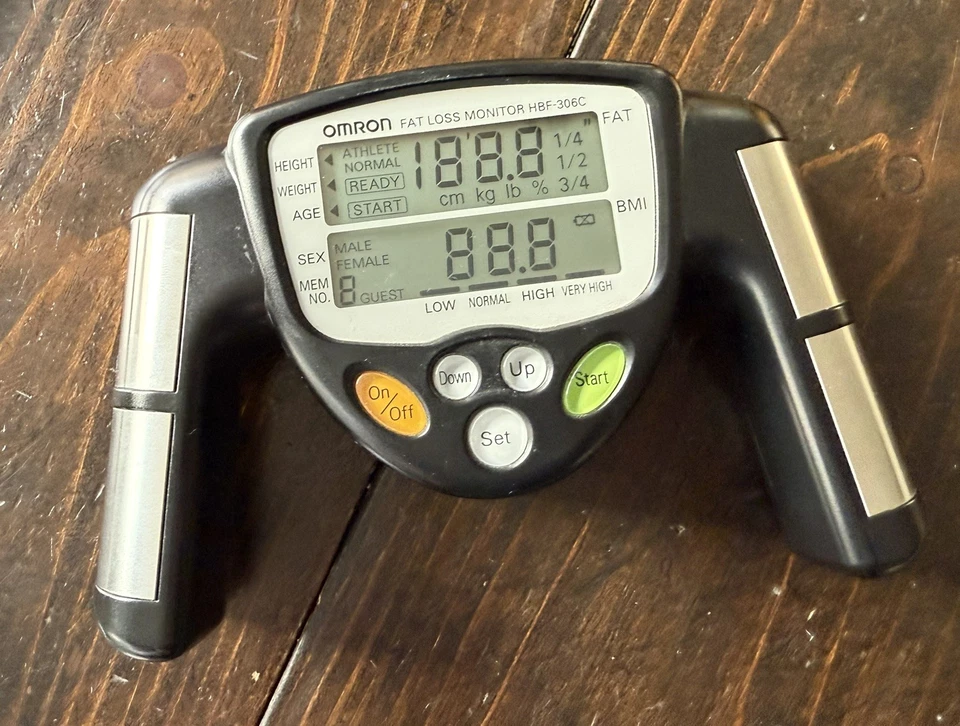 Монитор ИМТ трекер потери жира Omron HBF-306CN - черный - протестирован и работает B4 - Изображение 1 из 1