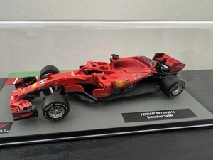 Collezione Auto PANINI F1 - 1/43 - #62 Sebastian Vettel Ferrari SF70H 2017 - Foto 1 di 2