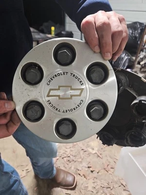 Chevrolet Silverado/Tahoe/Avalanche 1999-2006 tapa central usada Foto 1 de 2