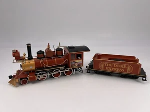 Locomotiva Bachmann/Hawthorne Village On30 John Wayne Duke Express con tender L/N - Foto 1 di 13