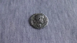 Denier de jules cesar - Photo 1/4