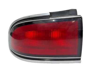 Luz trasera derecha Buick Lesabre 1992-96 montaje laterales sin red de carga maletero Foto 1 de 4