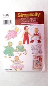"NEU Ungeschnittenes Einfachheit Nähmuster 4707 Archive Baby Puppe Kleidung 12""-22" - Bild 1 von 3