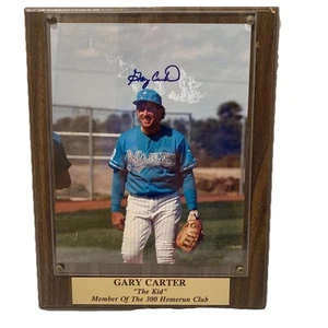 Gary Carter Autograph 8x10 Photo "The Kid" Member of the 300 Homerun Club Marlin - Picture 1 of 8