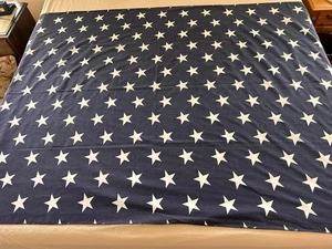 Patriotic cloth tablecloth 82 x 60 blue white stars - Picture 1 of 3