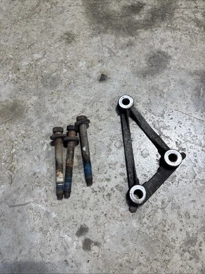 Jeep Cherokee XJ 84-01 Power Steering Gear Box Mount Bolts Spacer Plate (TW95) - Image 1 of 3