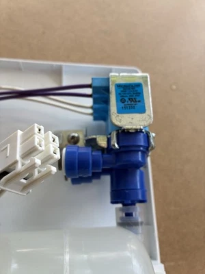 Válvula de agua para máquina de hielo para refrigerador LG Foto 1 de 3