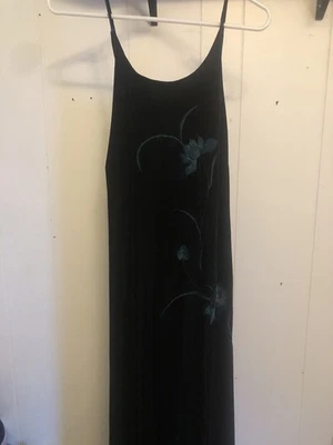 露背连衣裙 — 第 1/3 张图片