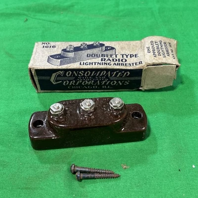 Новый из старых запасов Consolidated Wire Corp. 1616 Doublet Lightning Arrester, оригинальная коробка неиспользованная - Изображение 1 из 4