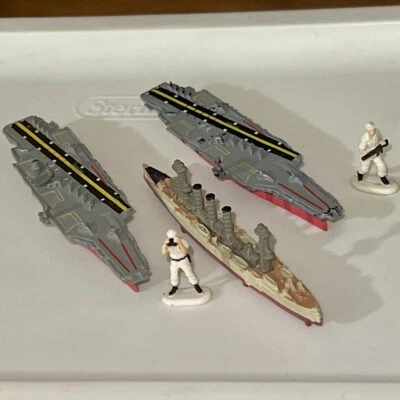 Lote De Colección Galoob Militar Ocean Liner Barco Con Portaaviones y Sellos Navales Foto 1 de 4