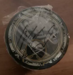 RARO autografo Cody McCormick #8 firmato a mano Buffalo Sabres logo Puck Hockey NHL - Foto 1 di 4