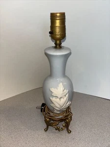 Vintage Light Blue W/White Leaves Porcelain Brass Table Lamp 13” No Shade Works! - Picture 1 of 8
