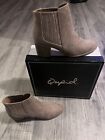 Nib Womens Qupid Taupe Suede Stitch Accented  Boots Size 5.5 New