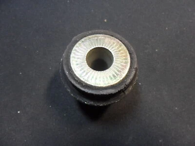 Gummi Metalllager hinten VW Passat 32B Audi 80 Coupe 5 Zylinder NOS Original - Bild 1 von 3
