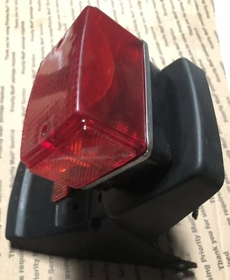 Conjunto de luces traseras Yamaha FZ600 86-88 OEM Foto 1 de 4