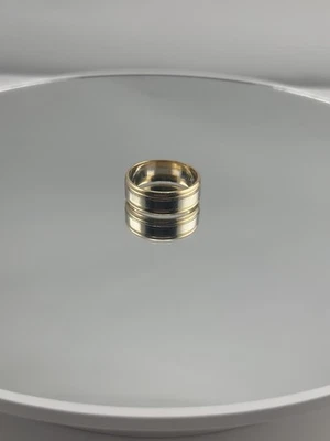 Alianza de boda de dos tonos de oro y platino de 18 quilates talla 10 1/2 Foto 1 de 4