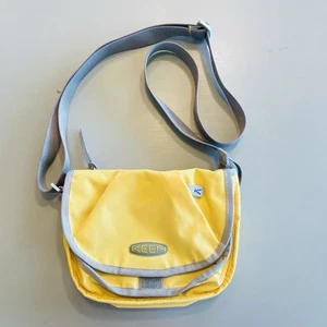 KEEN Crossbody Bag Purse Hybrid Transport Yellow Gray Outdoor Hiking Sport NWOT - Picture 1 of 8
