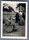 Indochine, Saigon, Marchands de paniers  Vintage silver print.  Tirage argenti