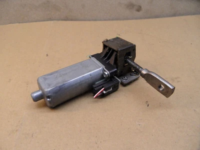 Audi VW Drive Motor Seat Adjustment Left Bosch 0390203220 - Image 1 of 2