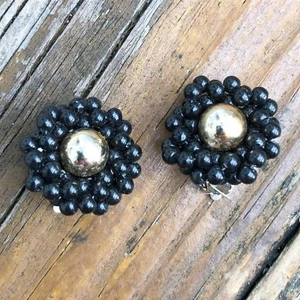 Black Gold Bead Clip On Earrings Cluster Circle Vtg 50s 60s Costume Jewelry - Picture 1 of 2