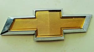 Emblema de maletero "pajarita" Camaro Gold 2010-2013 nuevo GM # 22761890 - Imagen 1 de 2