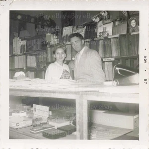 Ernest Tubb Record Shop VINTAGE Candid 3.5x3.5 Photo 1957 - Picture 1 of 2