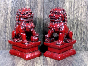 2 Vintage Chinese Foo Dogs Lion Heavy Red Resin Bookends 6.5" Collectibles - Picture 1 of 11