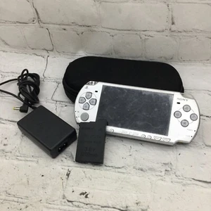 White Sony PSP 2001 W/CHARGER, NO BATTERY - Picture 1 of 5