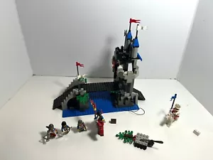 LEGO Castle: Royal Knights:  Royal Drawbridge 6078 (1995) + Royal King 6008 - Picture 1 of 12