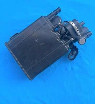 Bote de carbón de evaporación de presión de vapor de combustible Scion XA y XB 2005-2006 77740-52100 Foto 1 de 4