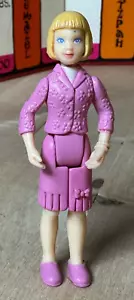 Fisher Price Loving Family Sweet Streets Figura Carrozza, Ragazza Bionda Rosa, 3" - Foto 1 di 5