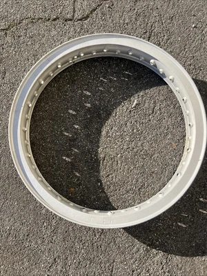 Borrani WM 3/2.15-18/40 RM-01-4523 сделано в Италии обод колеса - Изображение 1 из 4