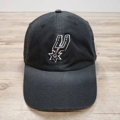 Gorra con correa trasera negra NBA baloncesto bandera americana para hombre de los San Antonio Spurs Foto 1 de 4