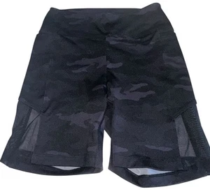 Victoria's Secret PINK Active Bike Shorts Größe Small schwarz Camouflage  - Bild 1 von 7