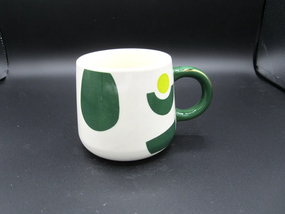 Caneca de café chá Tabitha marrom, branca, cabo verde, formas abstratas 12 oz. (315) - Imagem 1 de 4