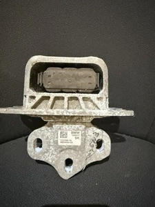 Genuine Used BMW MINI Transmission / Gearbox Mount for F56 F55 F54 & LCI 6853445 - Picture 1 of 2