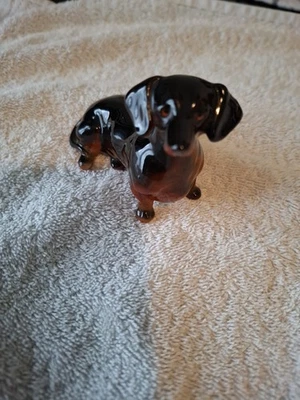 Beswick Sitting Dachshund No 1460 Black & Tan  Excellent Condition - Image 1 of 4