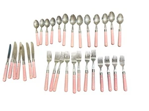 Lote De 32 Piezas Cucharas Cubiertos Rosa Vintage Tenedores Cuchillos Casa de Campo - Imagen 1 de 5