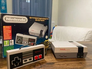 Nintendo Classic Mini NES 512MB Grigia Console - Foto 1 di 5