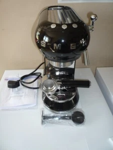 SMEG ECF01CRUK Retro Espresso/Cappuccino Kaffeemaschine (SCHWARZ) - Bild 1 von 9