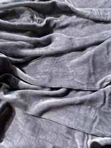 Grau Seide Samt Stoff Meterware, 1/2 Yard und 1/4 Yard, 45" breit - Bild 1 von 4
