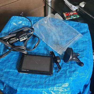 Garmin nüvi 1390 GPS-Saat-Navigationsgerät in ex con. kommt mit allem was Sie sehen - Bild 1 von 4