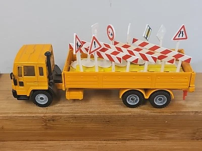 Siku Volvo F7 Turbo 6 Truck ROADWORKS SIGN . - Image 1 of 4