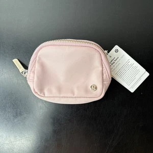 Neu mit Etikett! Lululemon Everywhere Gürteltasche Nano Pink Haze Handgelenk Arm Stanley Owala Yeti - Bild 1 von 4