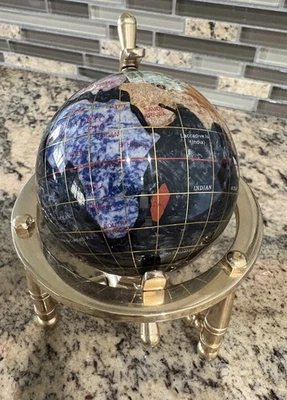 Mesa de escritorio con incrustaciones de piedras preciosas globo de aproximadamente 5” (g) Foto 1 de 4