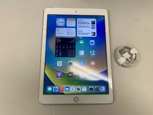 Apple iPad 2018 6th Gen (A1893) 32GB, Wi-Fi 9.7in - Silver - Picture 1 of 1
