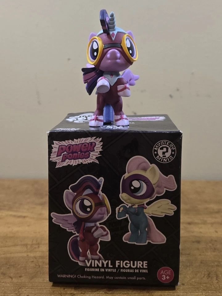 Figura Funko Mystery Mini MLP Power Ponies Twilight Sparkle 2016 abovedada, usada Foto 1 de 4