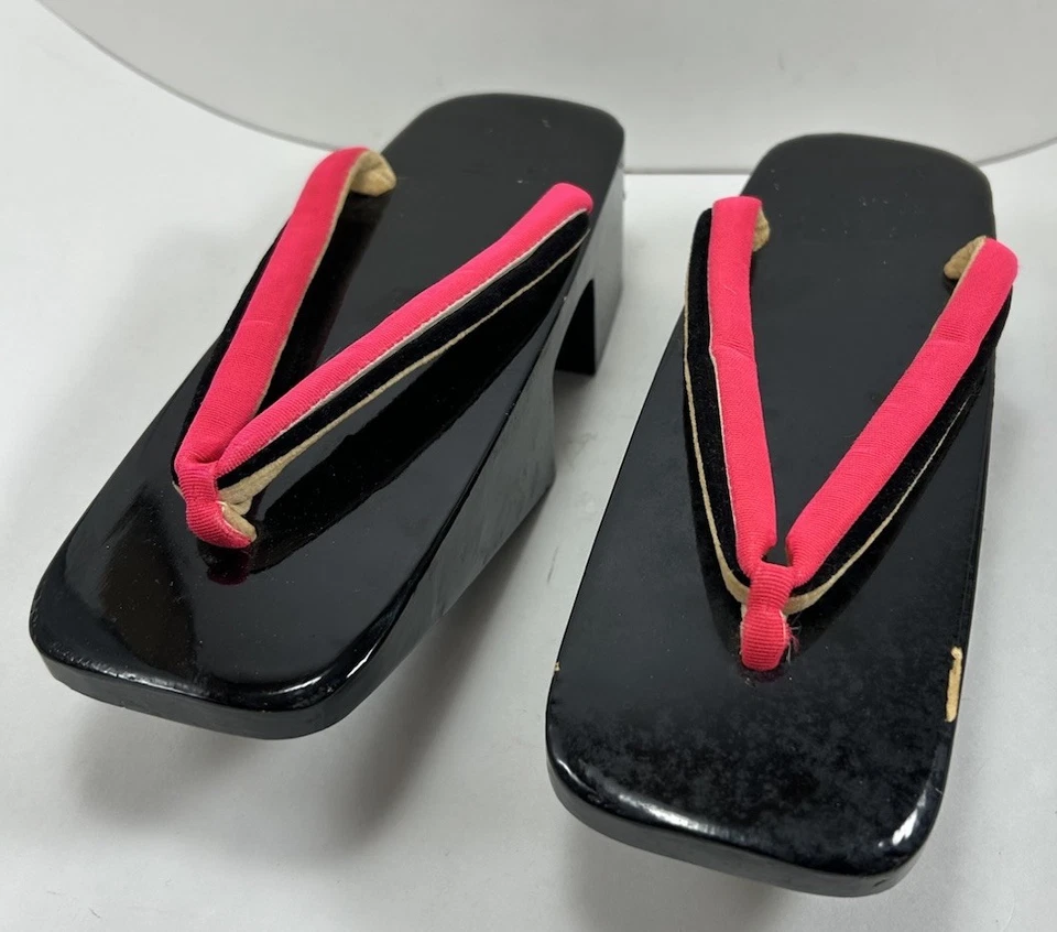 Sandalias altas Geta vintage para mujer pantuflas laca negra madera correas rojas japonesas Foto 1 de 4