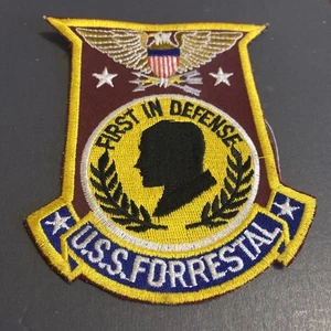 Parche de hierro USS Forrestal First In Defense - Imagen 1 de 2