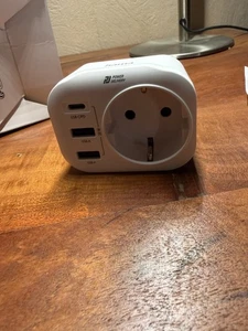 Hama Steckdosenadapter 223342 mit Schuko 1x USB-C 2x USB-A 20W - Bild 1 von 4